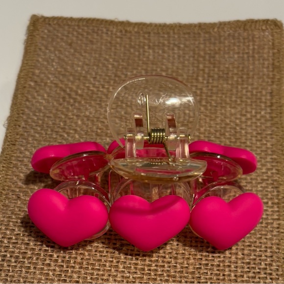 NWT Pink Heart Hair Clip string hold - Picture 3 of 11